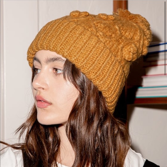 Accessories - Popcorn Knit PomPom Beanie 🍿